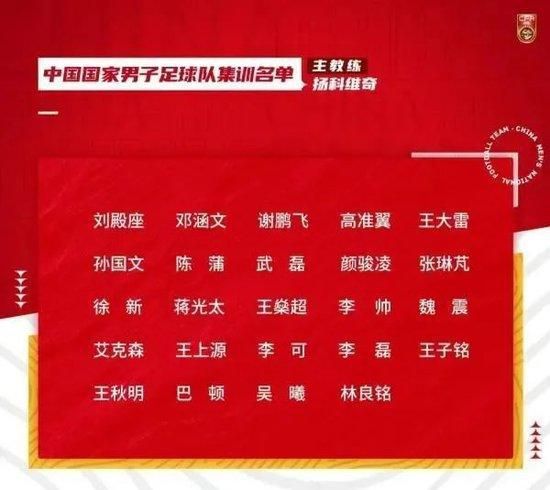 艾米莉·布朗特怀孕养狗两不误 挺大肚休闲散步 2013-12-17 2006年凭借《穿普拉达的女王》一炮而红，并获得第64届美国电影金球奖最佳女配角提名的英国女演员艾米莉·布朗特近日在好莱坞被记者拍到挺着大肚牵着爱宠悠闲的在街头散步。