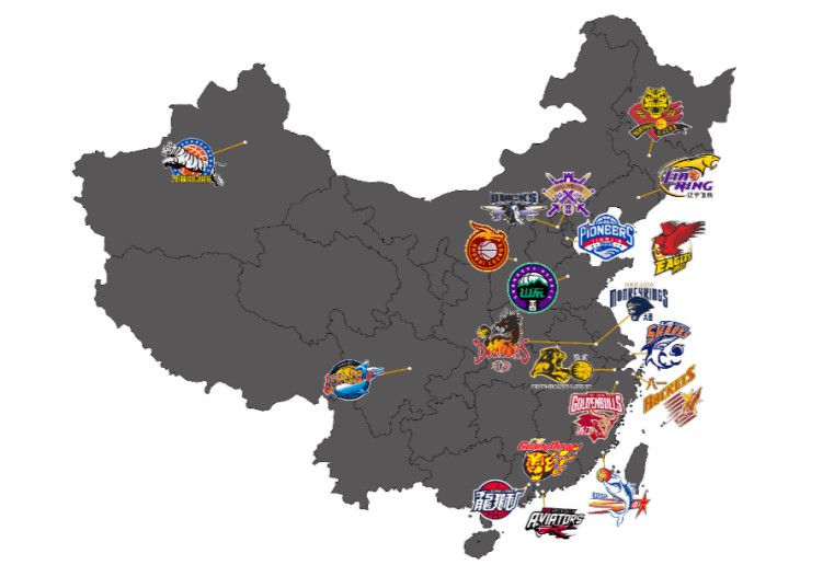 主创黄晓明、宋慧乔亲切合影显默契。
